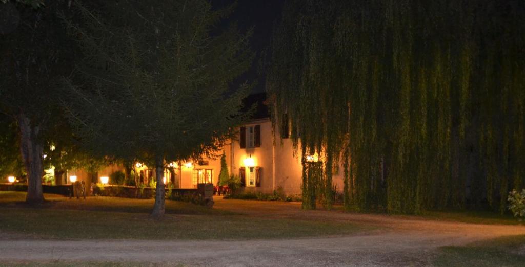 Hotel Du Parc Thonac Екстер'єр фото